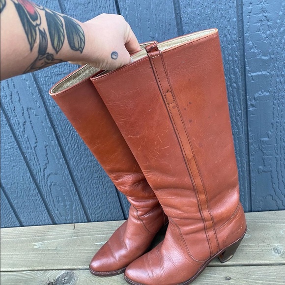 Beautiful pair of Frye boots size 8 - Picture 2 of 7